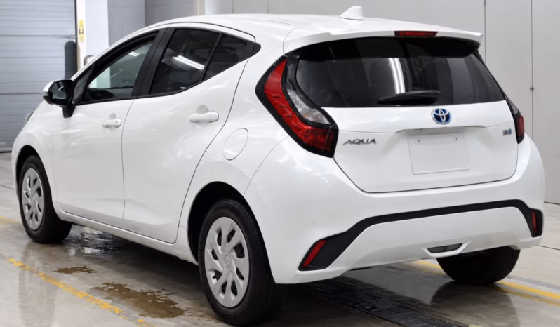 
								TOYOTA AQUA Hybrid full									