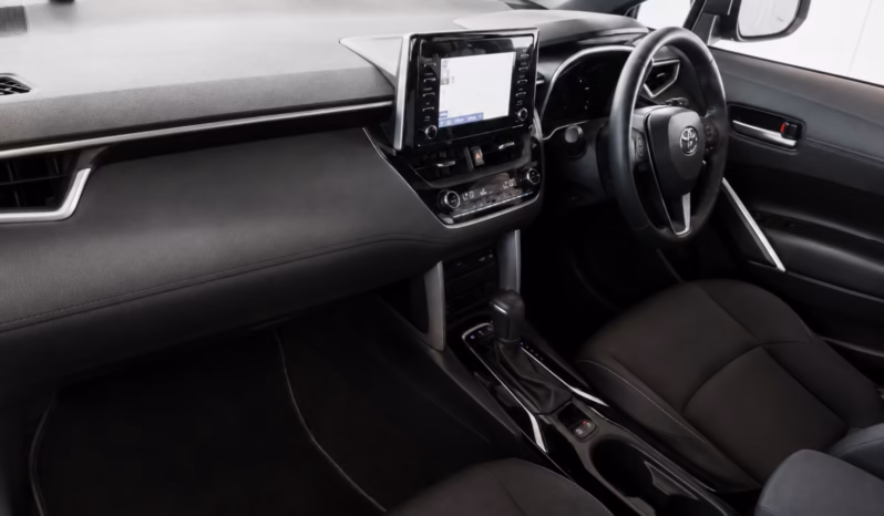 
								TOYOTA COROLLA CROSS Hybrid full									