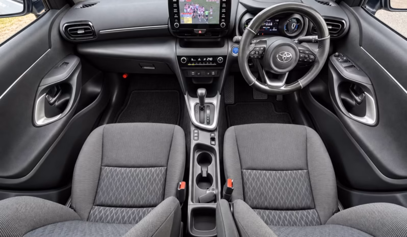 
								TOYOTA YARIS CROSS G full									