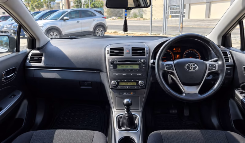 
								TOYOTA AVENSIS full									