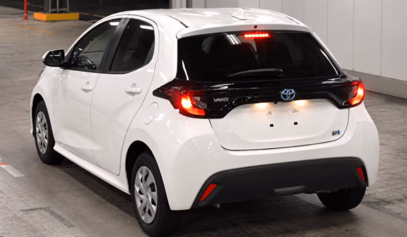
								TOYOTA YARIS Hybrid full									