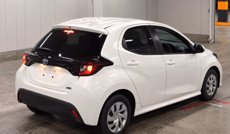 
								TOYOTA YARIS Hybrid full									
