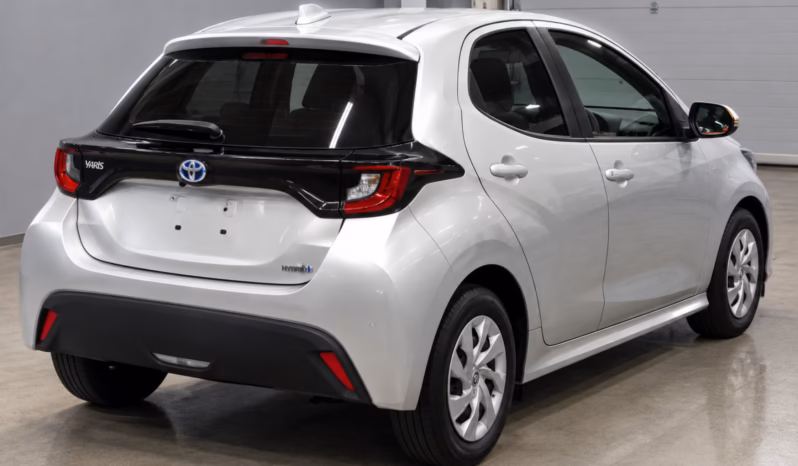 
								TOYOTA YARIS Hybrid full									