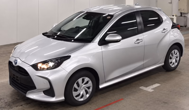 
								TOYOTA YARIS Hybrid full									