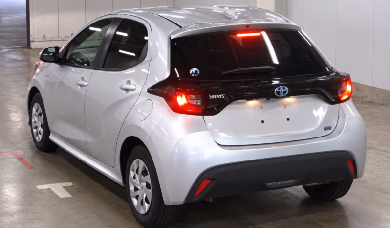 
								TOYOTA YARIS Hybrid full									