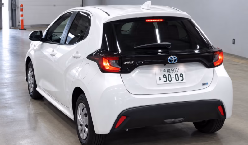 
								TOYOTA YARIS Hybrid full									
