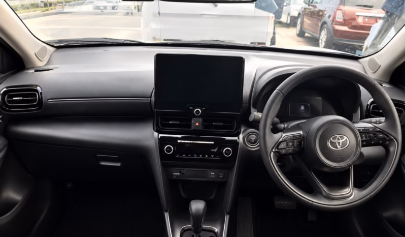 
								TOYOTA YARIS CROSS G full									