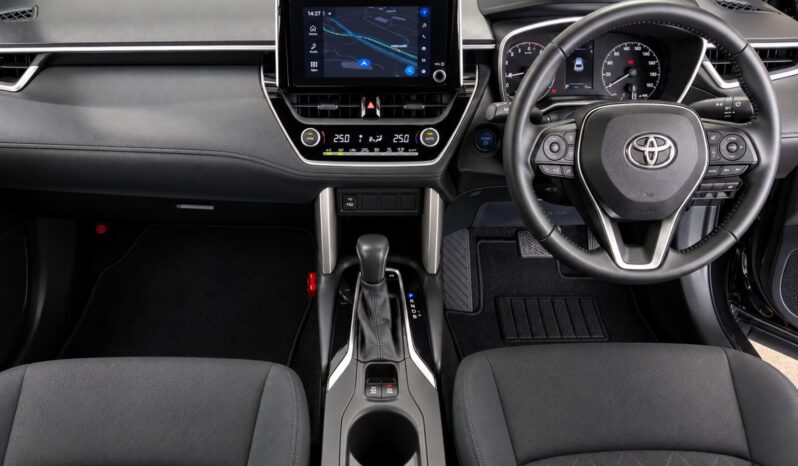 
								TOYOTA COROLLA CROSS G full									
