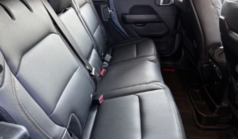 
								JEEP WRANGLER UNLIMITED SAHARA full									